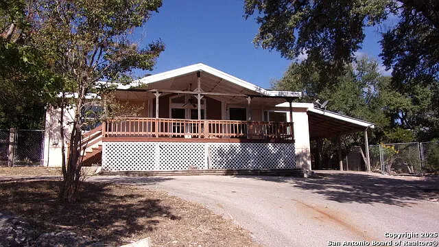 252 Sir Winston Dr — Photo 2