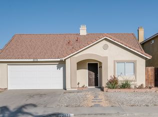 2075 Sundown Dr, Perris, CA 92571