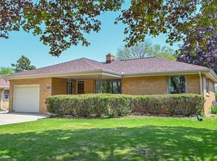 4238 N 94th St, Wauwatosa, WI 53222