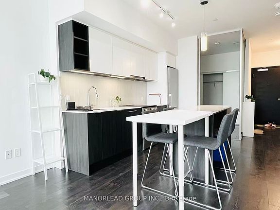 3rd image of 31 Tippett Rd #109