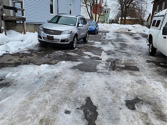 2nd image of 1972 S Park Ave