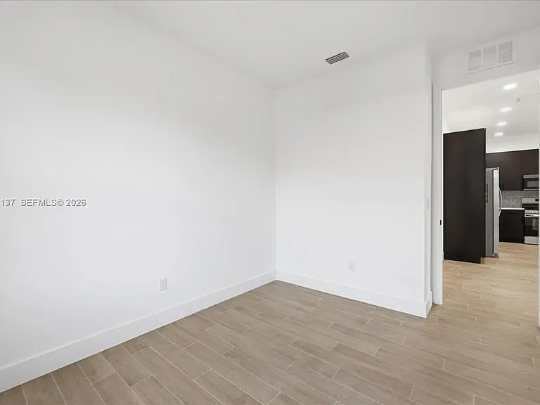 500 Sunset Rd N — Photo 22