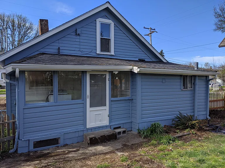 745 NW 12th St — Photo 9