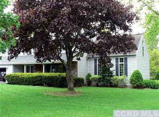 1374 Old Post Rd, Kinderhook, NY 12106