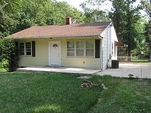 2nd image of 6 Arthur Dr E