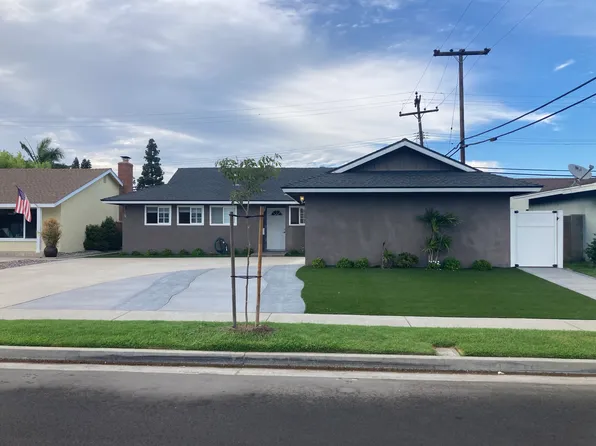 6811 Oxford Dr, Huntington Beach, CA 92647