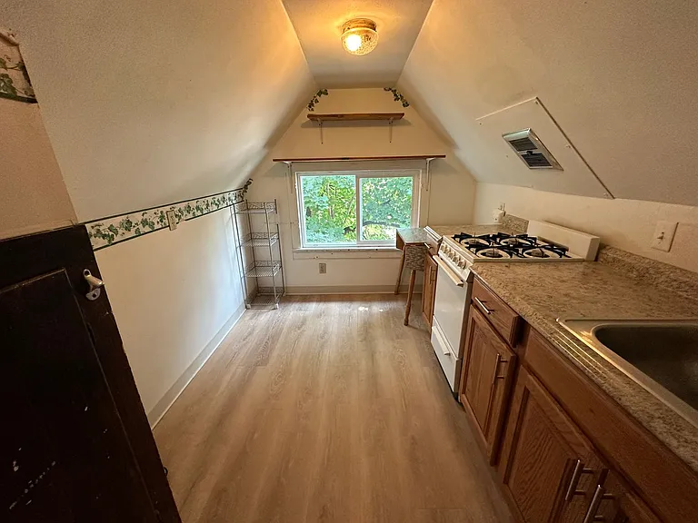 306 Eddy St — Photo 14