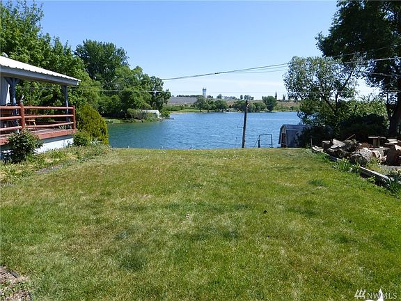 3rd image of 3599 Lee Dr NE