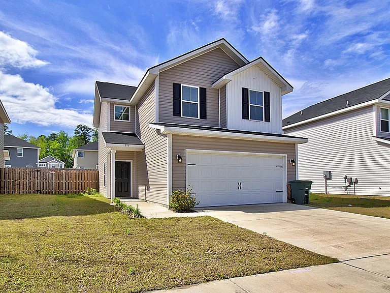 554 Fairview Cir — Photo 2