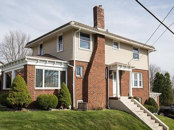 2nd image of 130 E Edison Ave