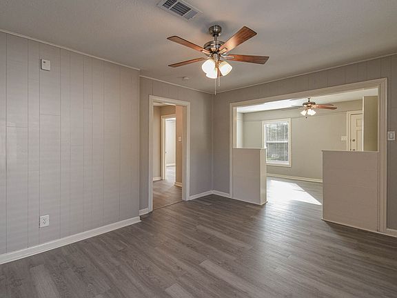 2nd image of 208 17th Ave N