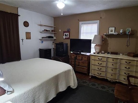 5th image of 606 Garden Ct