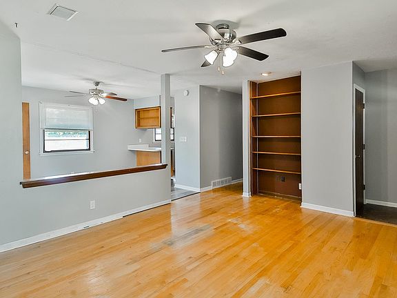 5th image of 5029 Carol Ct