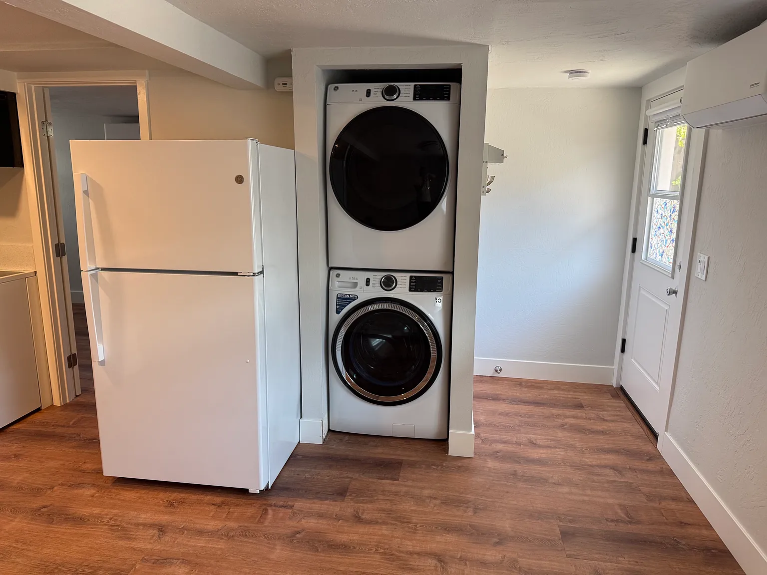 2 bed, $2,675 — Photo 4