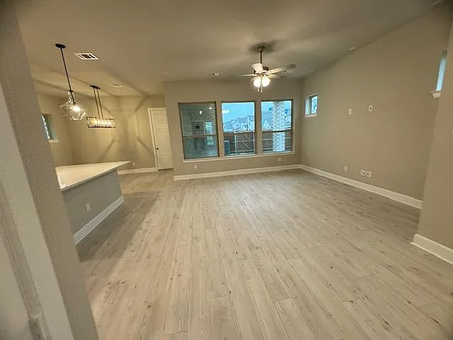 700 Prairie Falcon Dr — Photo 40