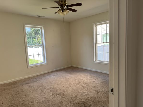 18541 Eleanor Ln