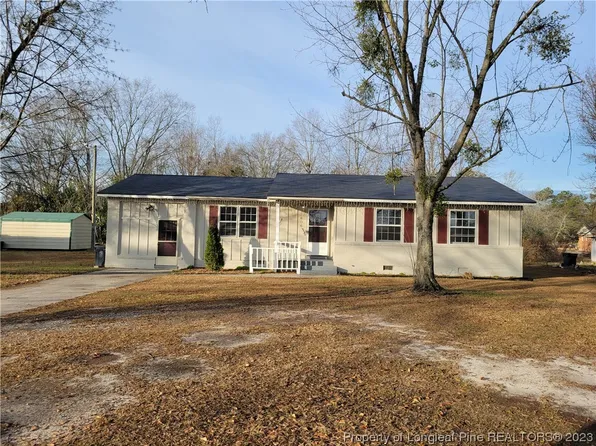 606 S Main St, Raeford, NC 28376