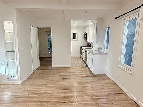 4th image of 1042 N Harper Ave #1042