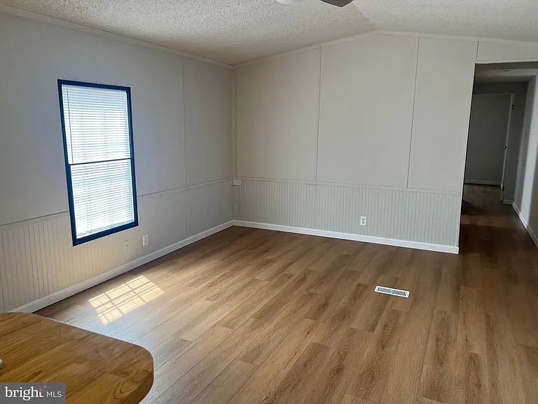126 Dugan Ct — Photo 9