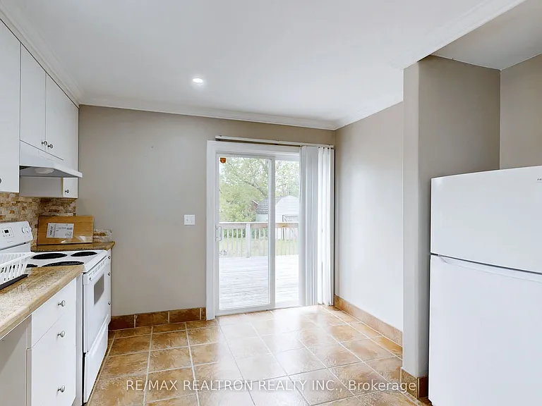 322 Miami Dr #GROUND FLR — Photo 9
