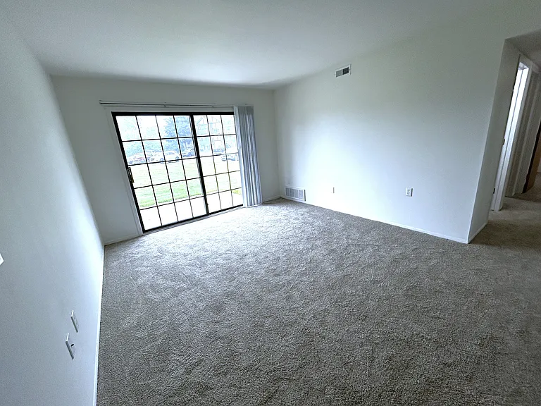 Charter Oaks Apartments — Photo 198