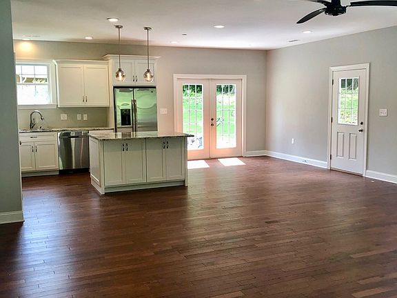 2nd image of 112 Primrose Pl