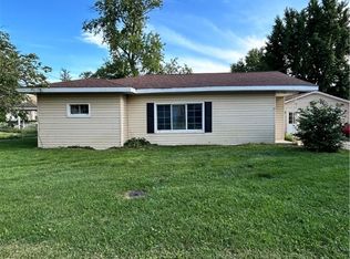 110 W Washington St, Oakland, IL
