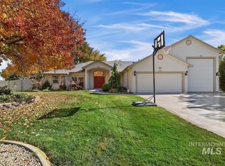 10 S Rolling Green St, Nampa, ID 83687