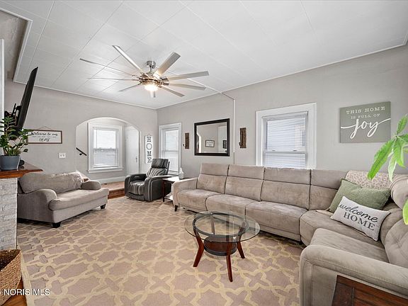 4th image of 4120 Parrakeet Ave