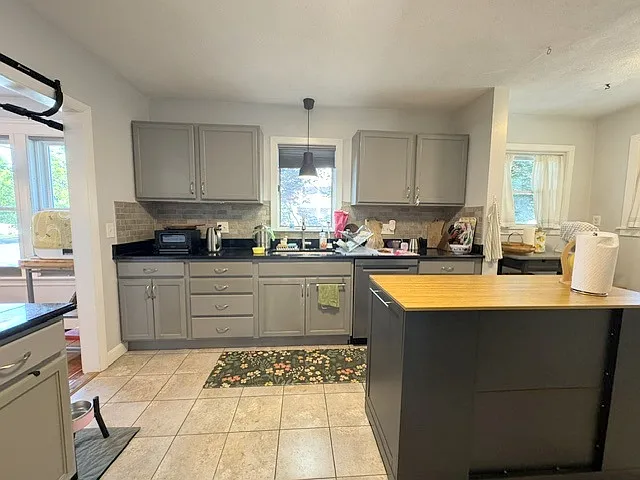 194 Watertown St #1 — Photo 5