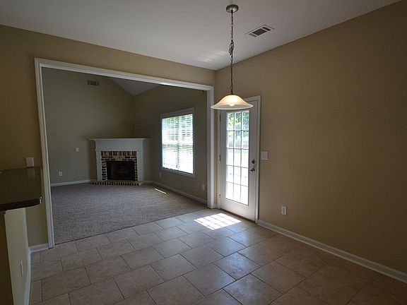 3rd image of 946 Mason Lee Ave