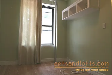 Rented by aptsandlofts.com