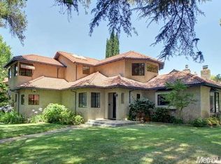 2932 Land Park Dr, Sacramento, CA