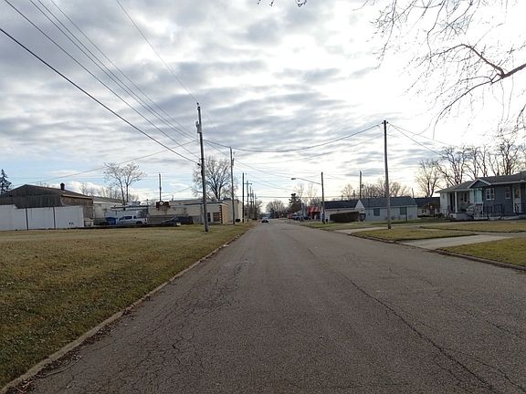 4th image of 845 N Highland Ave