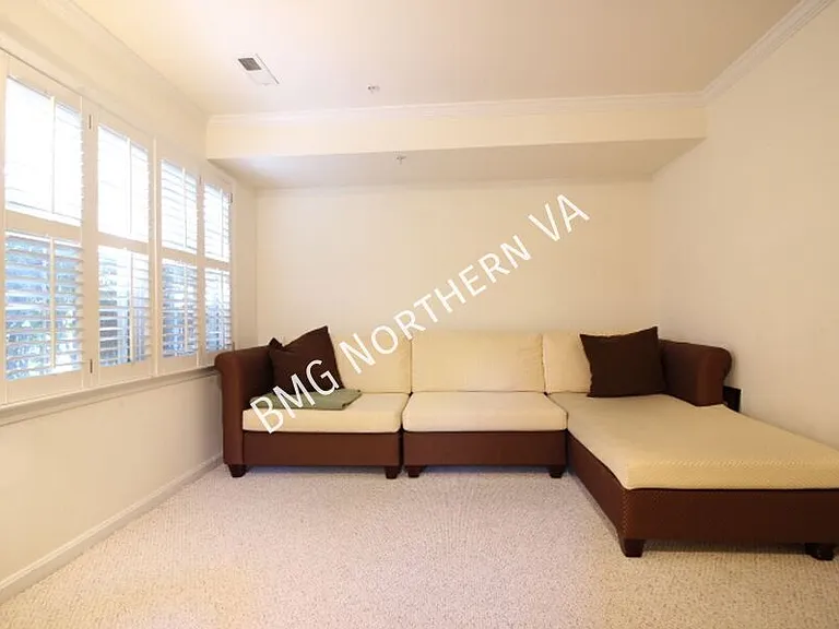 2304 N Greenbrier Ct #206 — Photo 25