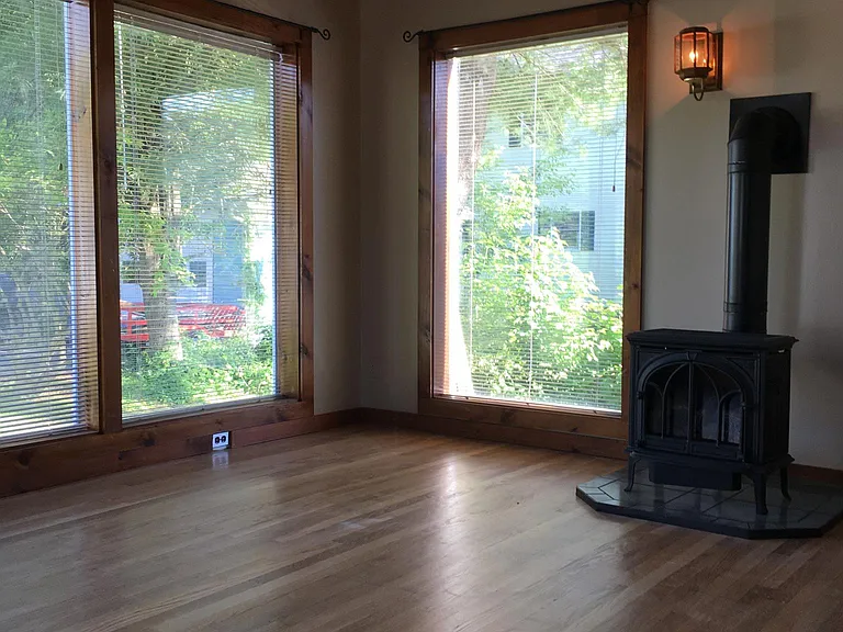 44 Hough St #A — Photo 10