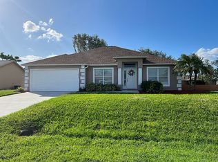 3006 NE 4th Pl, Cape Coral, FL 33909