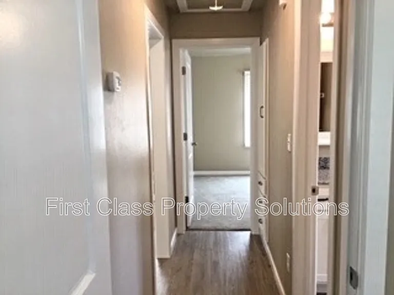 7001 NW 45th St — Photo 21