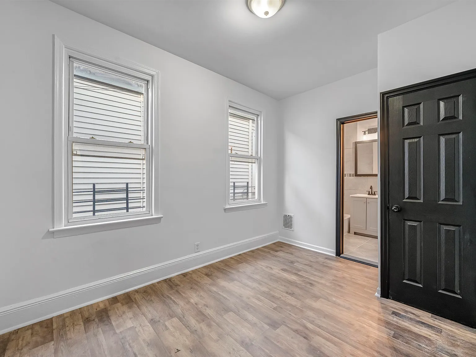 3 bed, 2.0 bath, $2,500 — Photo 4
