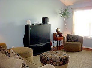 great room w/vaulted ceiling