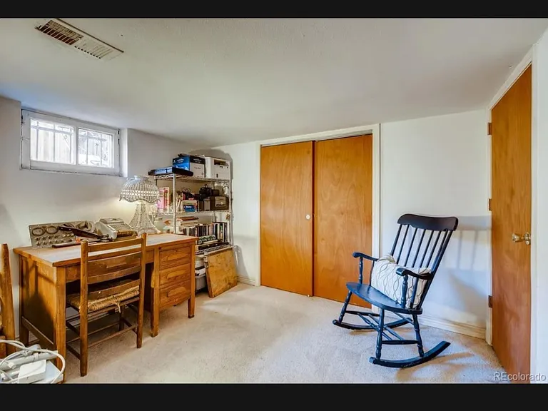 61 Newton St — Photo 16
