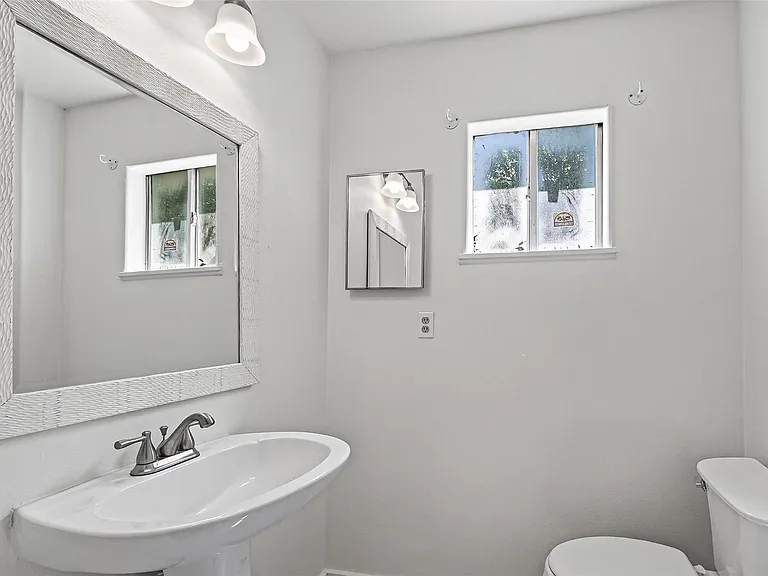 2519 Stevens St — Photo 38