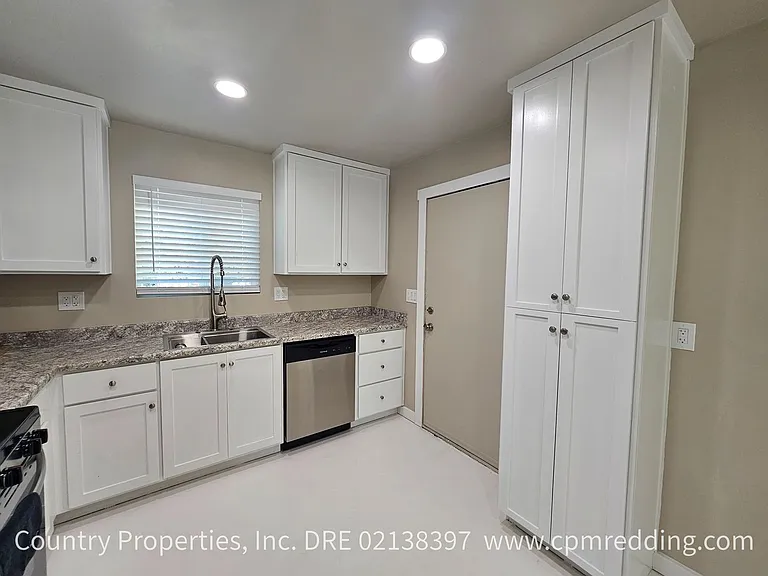 2122 Marlene Ave — Photo 9