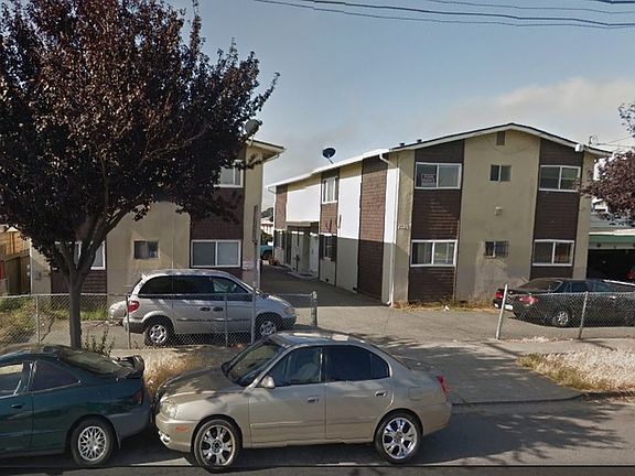 2nd image of 1530 Sanford Ave