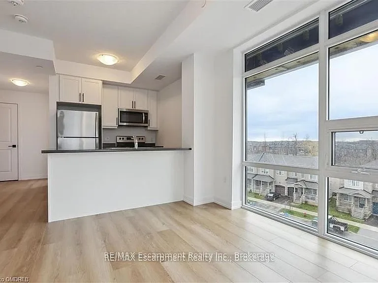 470 Dundas St E #423 — Photo 10