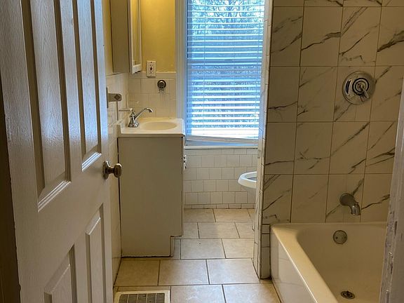 5th image of 169 Eliot St #1