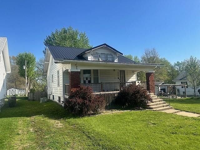 1st image of 924 Hansen Ave