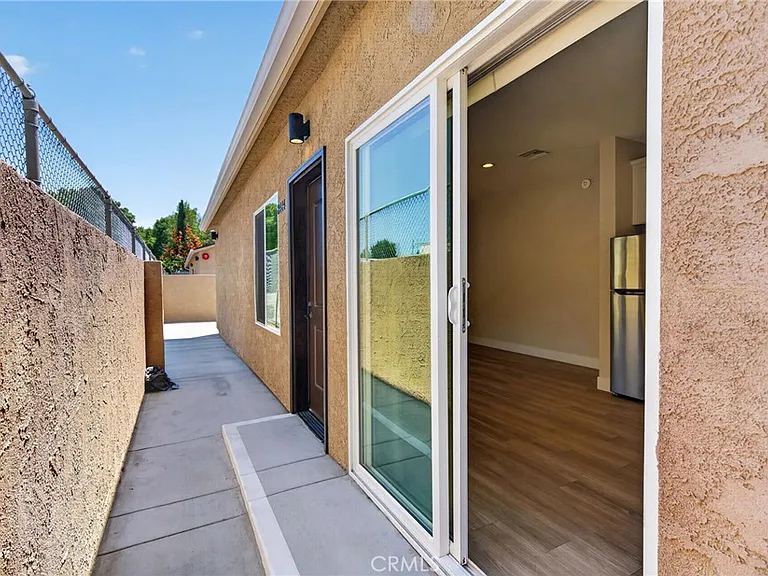 8414 Burnet Ave — Photo 20