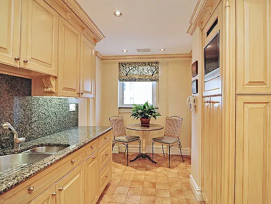 Sold by Sotheby's International Realty | media 35