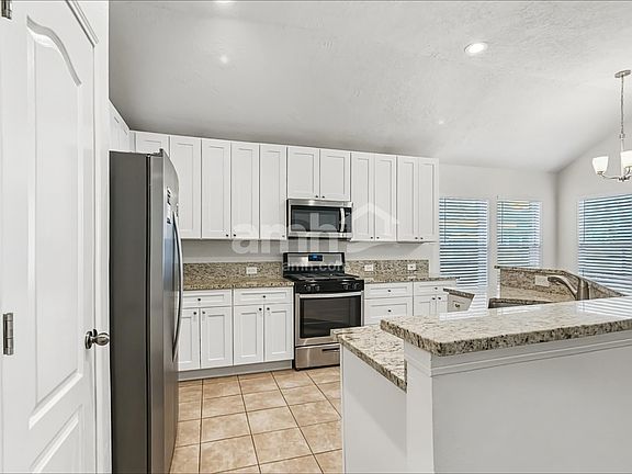 3rd image of 30114 Saw Oaks Dr